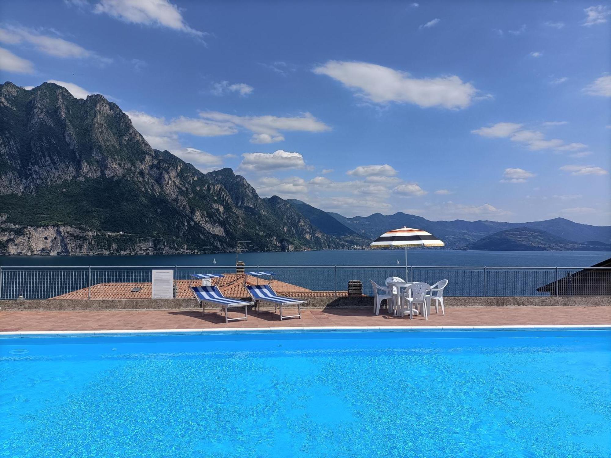 Iseolakerental- Casa Trentapassi Riva di Solto Esterno foto